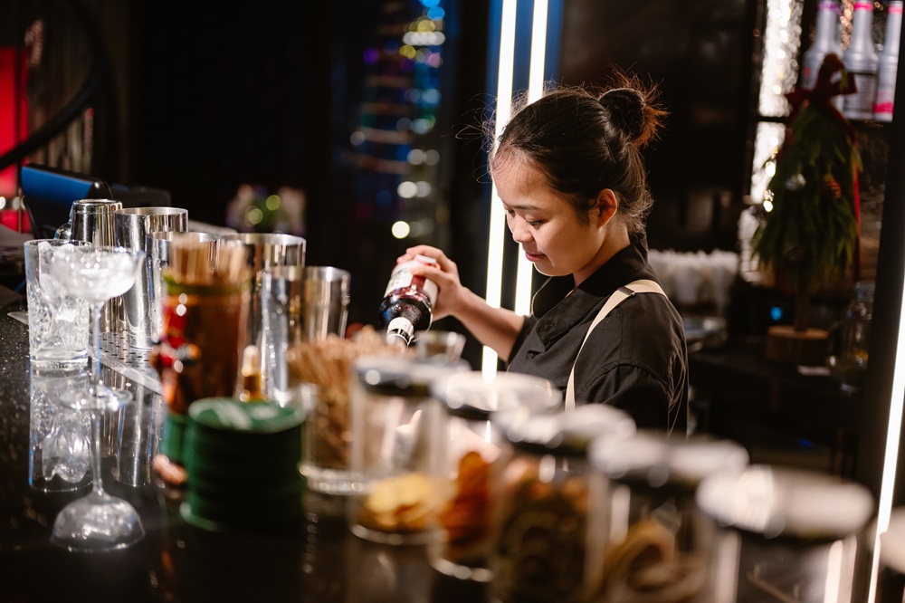 Enjoy special drinks at Ruby Sky Bar – the best rooftop bar in Hanoi Old Quarter